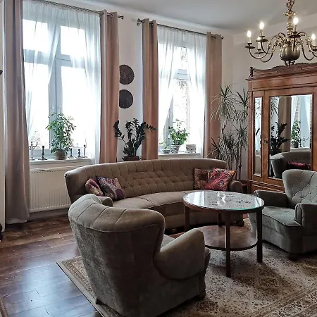 Zaczarowalim - Dom W Gorach Sowich Отель типа 