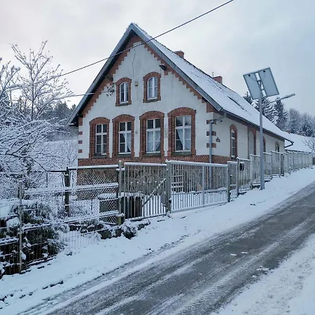 Zaczarowalim - Dom W Gorach Sowich Отель типа 