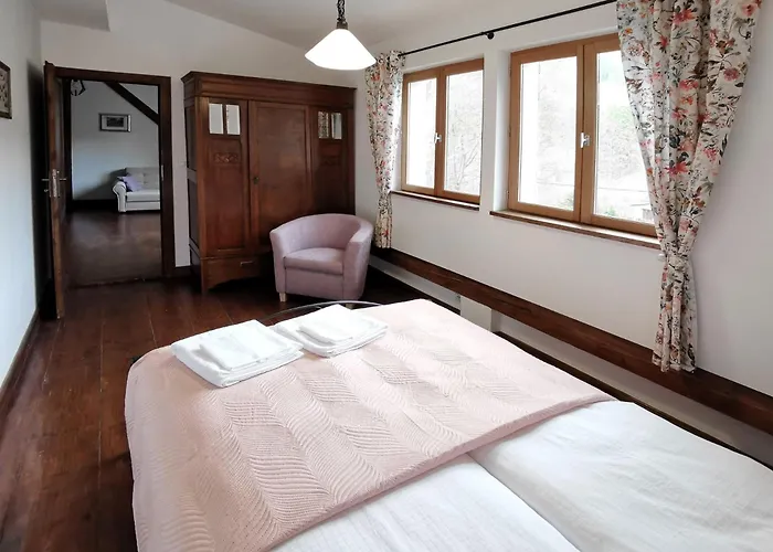 Zaczarowalim - Dom W Gorach Sowich Отель типа 